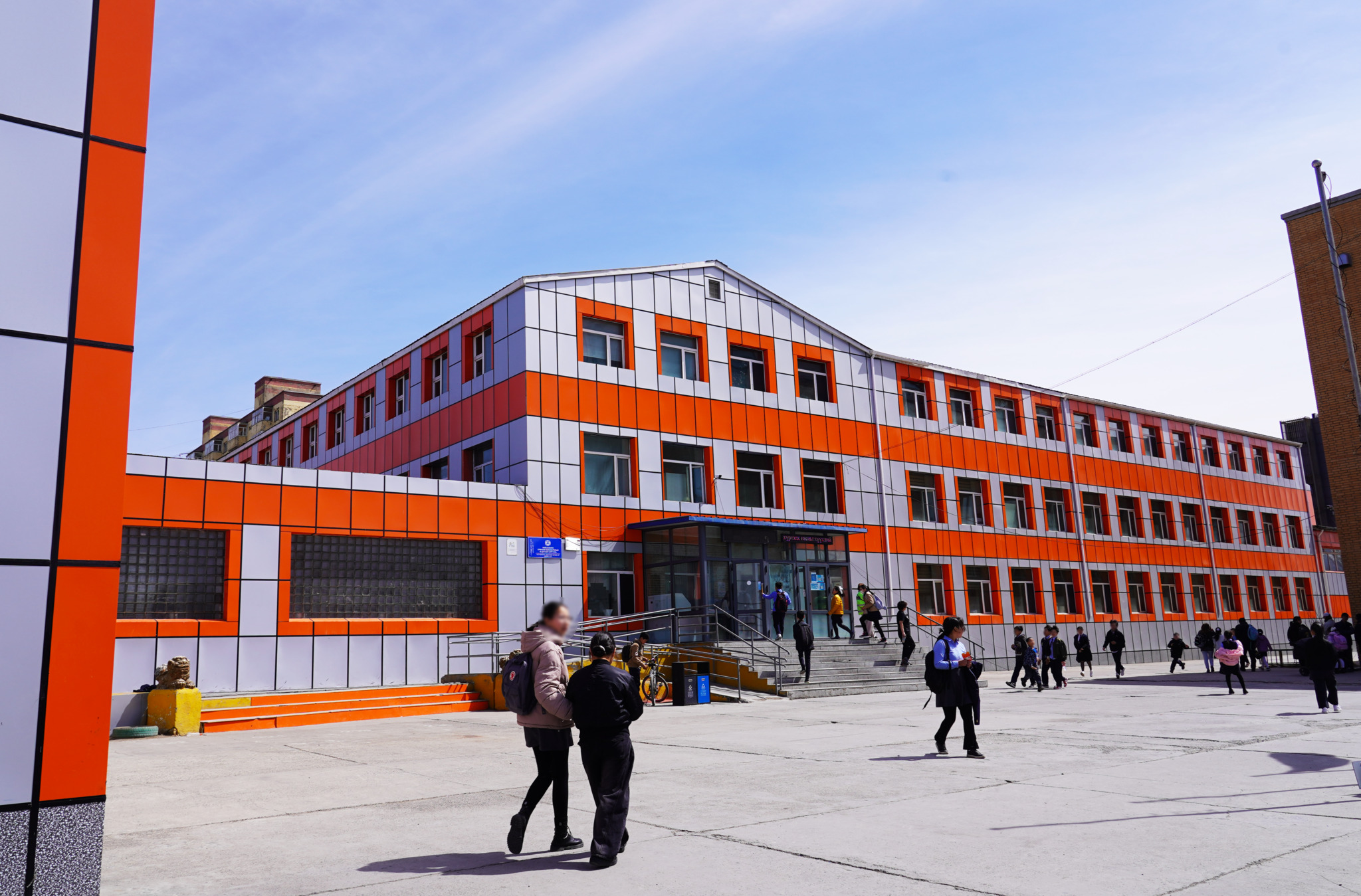 “Дулааны тавдугаар цахилгаан станц” төсөл хэрэгжих талбайн үнсийг зөөж эхэллээ